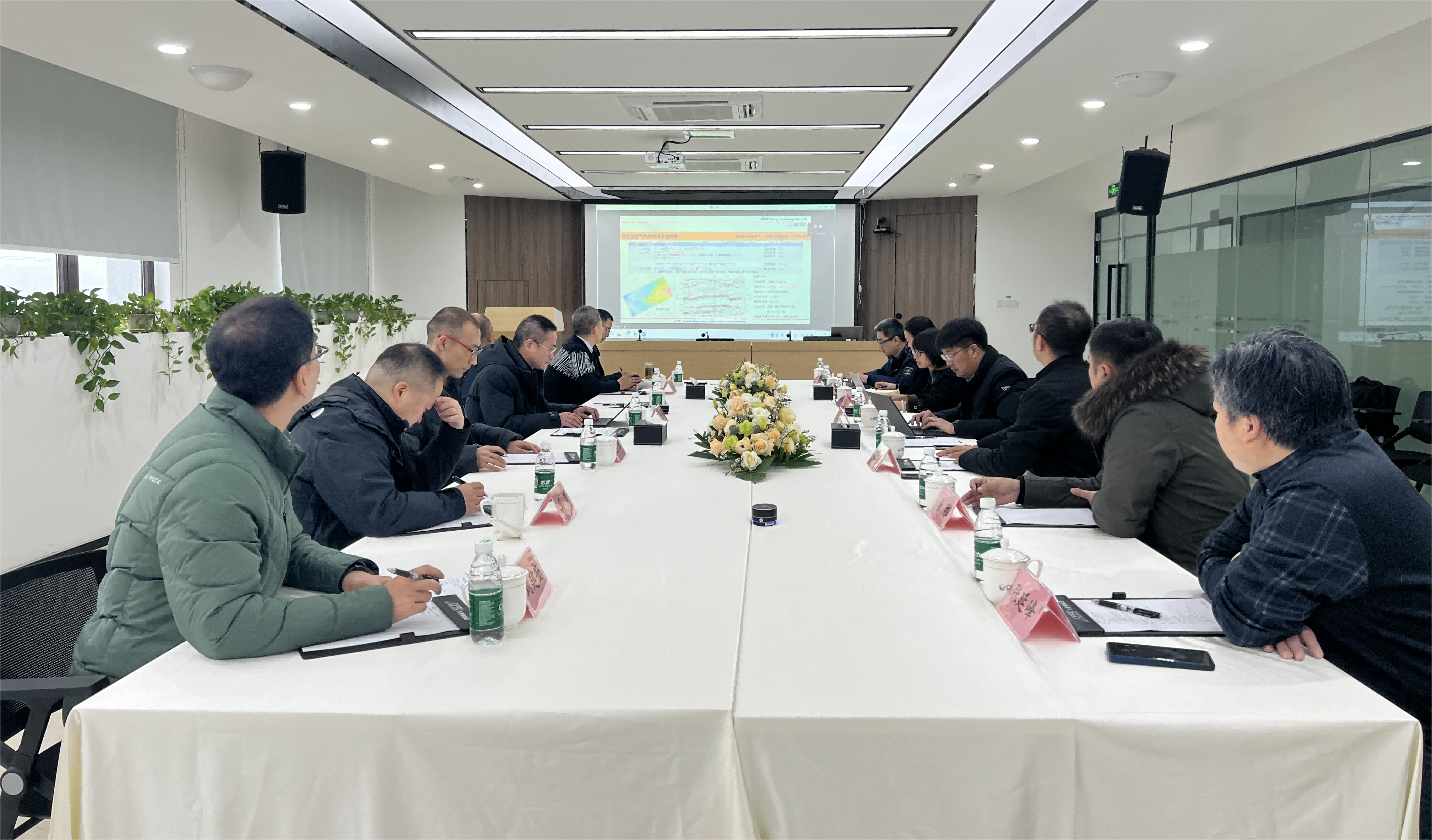 鑫泰集團(tuán)副總裁、亞美能源總經(jīng)理龔池華一行蒞臨萬普隆考察調(diào)研 鑫泰集團(tuán)副總裁、亞美能源總經(jīng)理龔池華一行蒞臨萬普隆考察調(diào)研