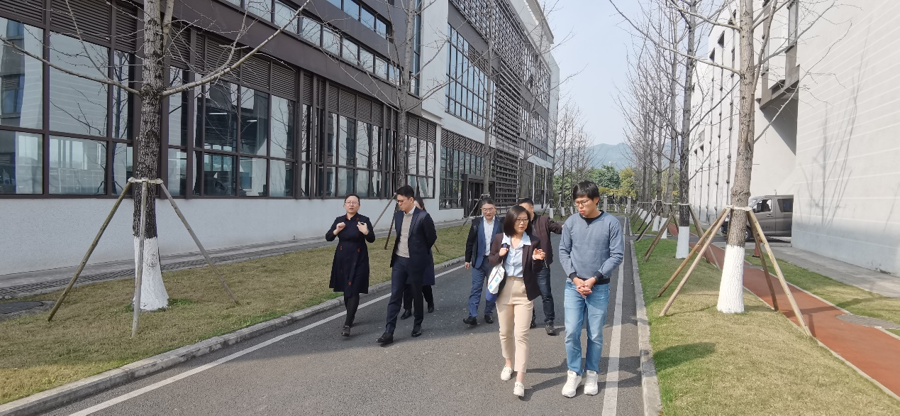 新加坡企發(fā)局及國立大學(xué)代表到訪萬普隆 新加坡企發(fā)局及國立大學(xué)代表到訪萬普隆